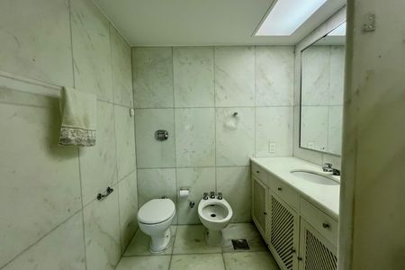 Apartamento para alugar com 240m², 3 quartos e 1 vagaBanheiro 2