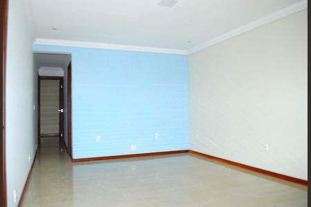 Apartamento para alugar com 110m², 2 quartos e 3 vagasSala