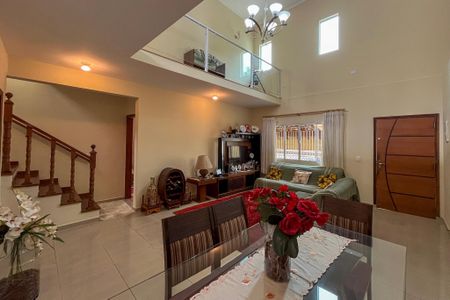 Casa à venda com 300m², 3 quartos e 3 vagas Casa à venda com 300m², 3 quartos e 3 vagasSala de Jantar