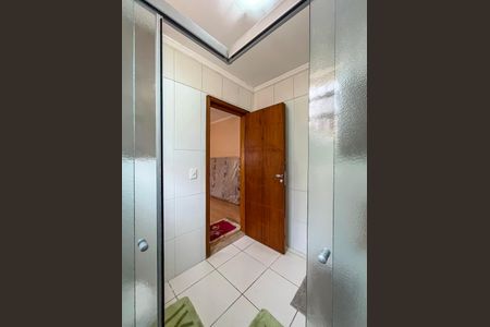 Casa à venda com 300m², 3 quartos e 3 vagas Casa à venda com 300m², 3 quartos e 3 vagasBanheiro da Suíte 1