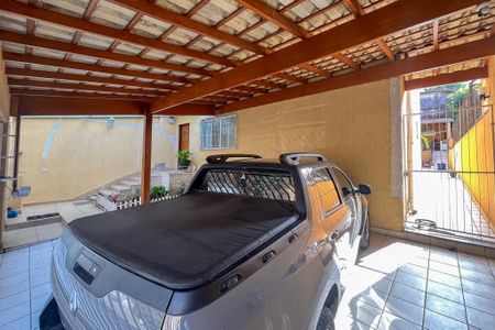 Casa à venda com 300m², 3 quartos e 3 vagas Casa à venda com 300m², 3 quartos e 3 vagasGaragem