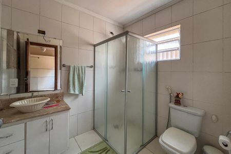 Casa à venda com 300m², 3 quartos e 3 vagas Casa à venda com 300m², 3 quartos e 3 vagasBanheiro da Suíte 1