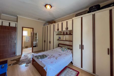 Casa à venda com 300m², 3 quartos e 3 vagas Casa à venda com 300m², 3 quartos e 3 vagasSuite 2