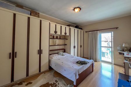 Casa à venda com 300m², 3 quartos e 3 vagas Casa à venda com 300m², 3 quartos e 3 vagasSuite 2