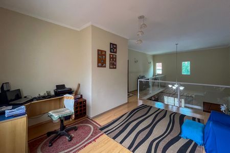 Casa à venda com 300m², 3 quartos e 3 vagas Casa à venda com 300m², 3 quartos e 3 vagasEscritorio