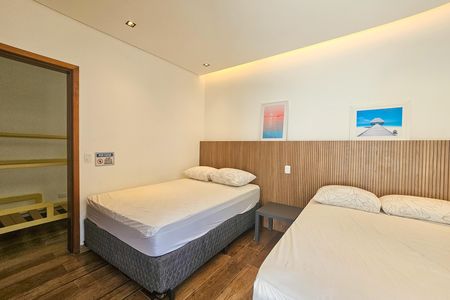 Casa de condomínio para alugar com 300m², 4 quartos e 4 vagas