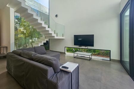 Casa de condomínio para alugar com 300m², 4 quartos e 4 vagas