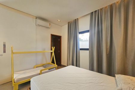 Casa de condomínio para alugar com 300m², 4 quartos e 4 vagas