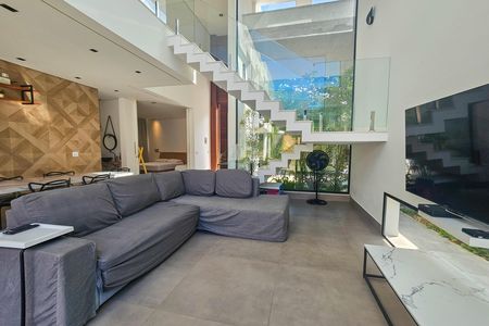 Casa de condomínio para alugar com 300m², 4 quartos e 4 vagas