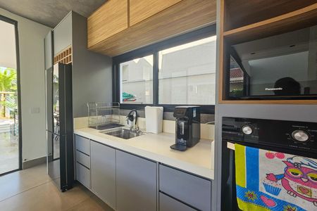 Casa de condomínio para alugar com 300m², 4 quartos e 4 vagas