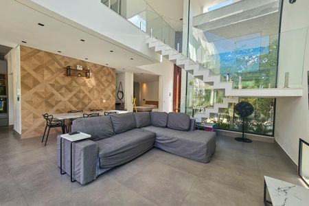Casa de condomínio para alugar com 300m², 4 quartos e 4 vagas