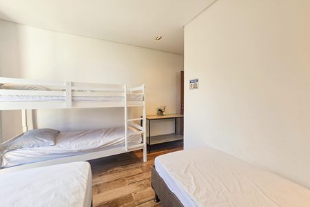 Casa de condomínio para alugar com 300m², 4 quartos e 4 vagas