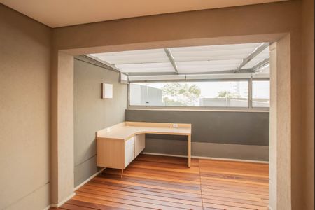 Apartamento para alugar com 162m², 3 quartos e 2 vagas Apartamento para alugar com 162m², 3 quartos e 2 vagasVaranda da Suíte 1