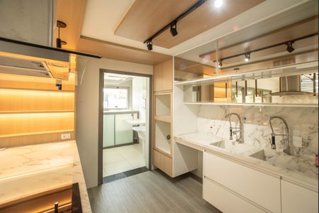 Apartamento para alugar com 162m², 3 quartos e 2 vagas Apartamento para alugar com 162m², 3 quartos e 2 vagasCozinha