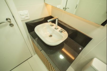 Apartamento para alugar com 162m², 3 quartos e 2 vagas Apartamento para alugar com 162m², 3 quartos e 2 vagasBanheiro da Suíte 2