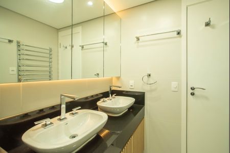 Apartamento para alugar com 162m², 3 quartos e 2 vagas Apartamento para alugar com 162m², 3 quartos e 2 vagasBanheiro da Suíte 3