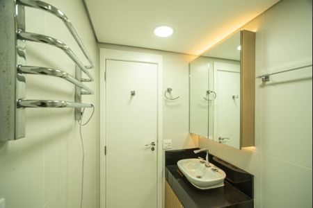 Apartamento para alugar com 162m², 3 quartos e 2 vagas Apartamento para alugar com 162m², 3 quartos e 2 vagasBanheiro da Suíte 1