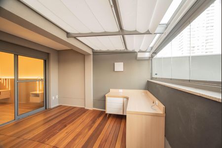 Apartamento para alugar com 162m², 3 quartos e 2 vagas Apartamento para alugar com 162m², 3 quartos e 2 vagasVaranda da Suíte 1