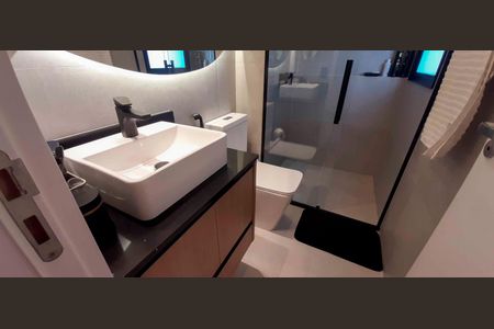 Apartamento à venda com 184m², 3 quartos e 4 vagas Apartamento à venda com 184m², 3 quartos e 4 vagasBanheiro da Suíte 2