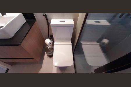 Apartamento à venda com 184m², 3 quartos e 4 vagas Apartamento à venda com 184m², 3 quartos e 4 vagasBanheiro da Suíte 2