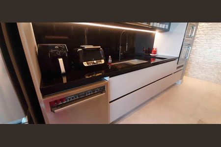 Apartamento à venda com 184m², 3 quartos e 4 vagas Apartamento à venda com 184m², 3 quartos e 4 vagasCozinha