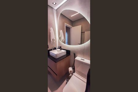 Apartamento à venda com 184m², 3 quartos e 4 vagas Apartamento à venda com 184m², 3 quartos e 4 vagasBanheiro da Suíte 2