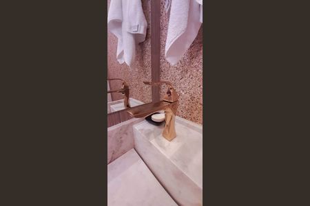 Apartamento à venda com 184m², 3 quartos e 4 vagas Apartamento à venda com 184m², 3 quartos e 4 vagasLavabo