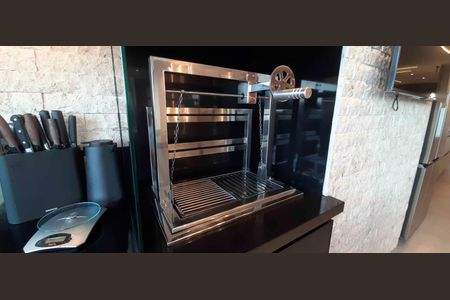 Apartamento à venda com 184m², 3 quartos e 4 vagas Apartamento à venda com 184m², 3 quartos e 4 vagasVaranda da Cozinha