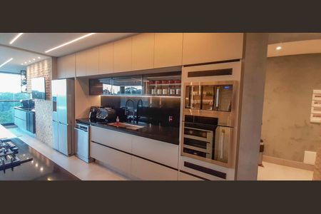 Apartamento à venda com 184m², 3 quartos e 4 vagas Apartamento à venda com 184m², 3 quartos e 4 vagasCozinha