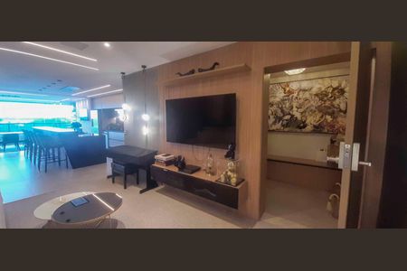 Apartamento à venda com 184m², 3 quartos e 4 vagas Apartamento à venda com 184m², 3 quartos e 4 vagasSala