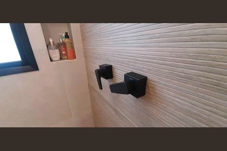 Apartamento à venda com 184m², 3 quartos e 4 vagas Apartamento à venda com 184m², 3 quartos e 4 vagasBanheiro da Suíte 1