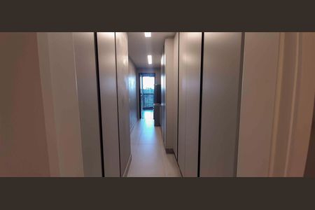 Apartamento à venda com 184m², 3 quartos e 4 vagas Apartamento à venda com 184m², 3 quartos e 4 vagasCorredor