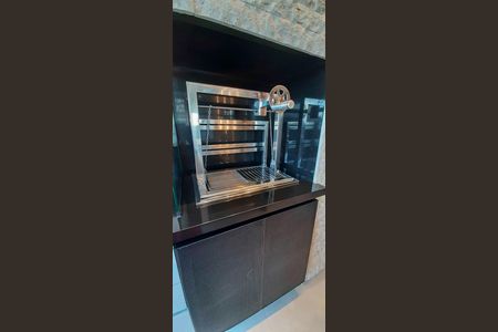 Apartamento à venda com 184m², 3 quartos e 4 vagas Apartamento à venda com 184m², 3 quartos e 4 vagasVaranda da Cozinha