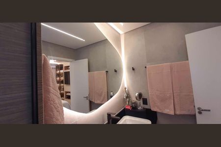 Apartamento à venda com 184m², 3 quartos e 4 vagas Apartamento à venda com 184m², 3 quartos e 4 vagasBanheiro da Suíte 1