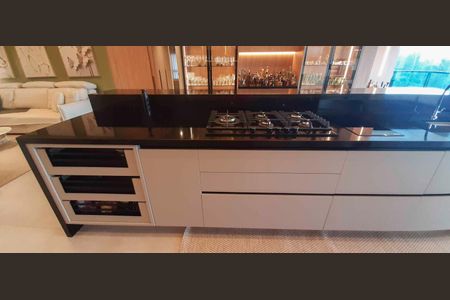 Apartamento à venda com 184m², 3 quartos e 4 vagas Apartamento à venda com 184m², 3 quartos e 4 vagasCozinha