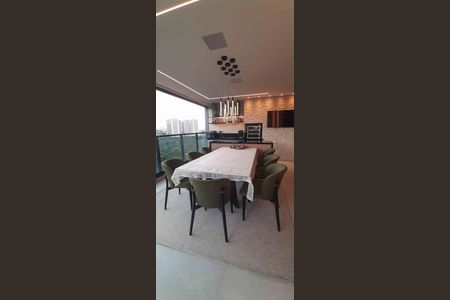Apartamento à venda com 184m², 3 quartos e 4 vagas Apartamento à venda com 184m², 3 quartos e 4 vagasVaranda da Cozinha