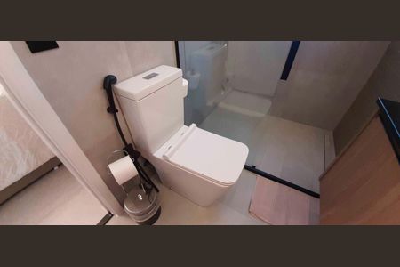Apartamento à venda com 184m², 3 quartos e 4 vagas Apartamento à venda com 184m², 3 quartos e 4 vagasBanheiro da Suíte 1