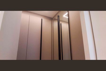 Apartamento à venda com 184m², 3 quartos e 4 vagas Apartamento à venda com 184m², 3 quartos e 4 vagasCloset da Suíte 3