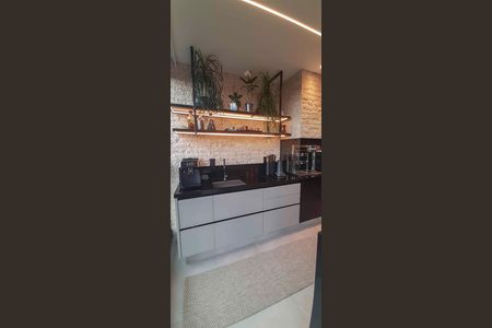 Apartamento à venda com 184m², 3 quartos e 4 vagas Apartamento à venda com 184m², 3 quartos e 4 vagasVaranda da Cozinha