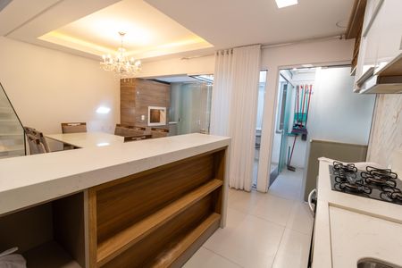 Casa de condomínio à venda com 200m², 4 quartos e 2 vagas Casa de condomínio à venda com 200m², 4 quartos e 2 vagasCozinha