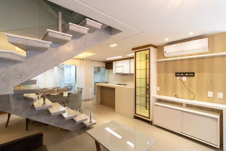Casa de condomínio à venda com 200m², 4 quartos e 2 vagas Casa de condomínio à venda com 200m², 4 quartos e 2 vagasSala