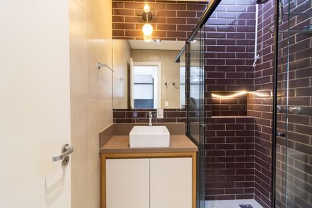 Casa de condomínio à venda com 200m², 4 quartos e 2 vagas Casa de condomínio à venda com 200m², 4 quartos e 2 vagasBanheiro da Suíte 4