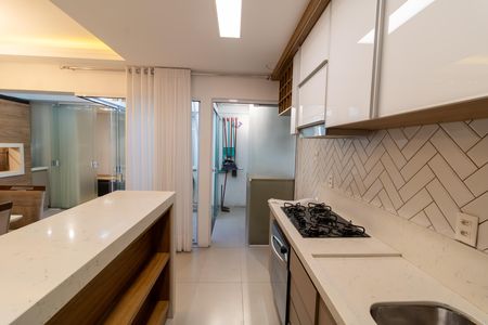 Casa de condomínio à venda com 200m², 4 quartos e 2 vagas Casa de condomínio à venda com 200m², 4 quartos e 2 vagasCozinha