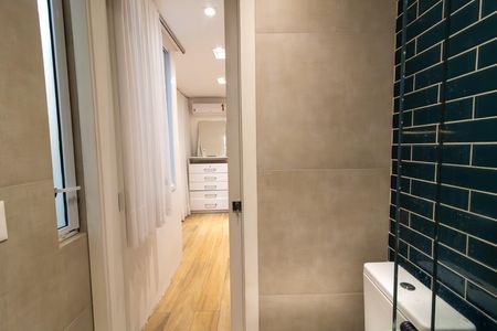 Casa de condomínio à venda com 200m², 4 quartos e 2 vagas Casa de condomínio à venda com 200m², 4 quartos e 2 vagasBanheiro da Suíte 1