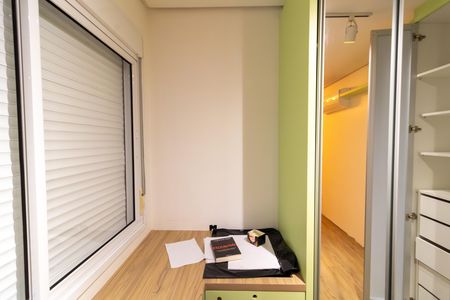 Casa de condomínio à venda com 200m², 4 quartos e 2 vagas Casa de condomínio à venda com 200m², 4 quartos e 2 vagasSuíte 3