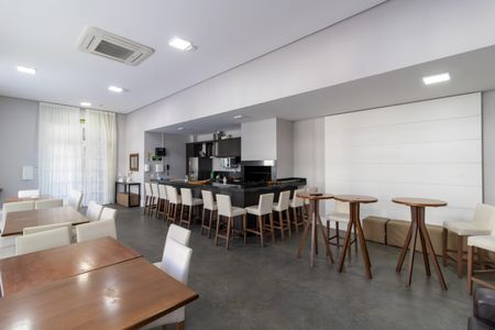 Casa de condomínio à venda com 200m², 4 quartos e 2 vagas Casa de condomínio à venda com 200m², 4 quartos e 2 vagasÁrea comum - Salão de festas