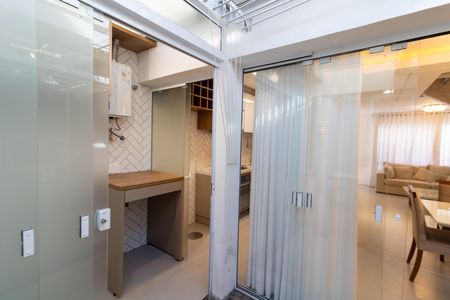 Casa de condomínio à venda com 200m², 4 quartos e 2 vagas Casa de condomínio à venda com 200m², 4 quartos e 2 vagasÁrea de Serviço