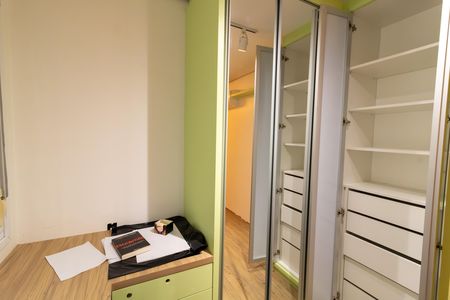 Casa de condomínio à venda com 200m², 4 quartos e 2 vagas Casa de condomínio à venda com 200m², 4 quartos e 2 vagasSuíte 3