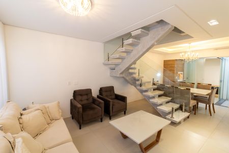 Casa de condomínio à venda com 200m², 4 quartos e 2 vagas Casa de condomínio à venda com 200m², 4 quartos e 2 vagasSala