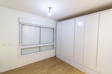 Casa de condomínio à venda com 200m², 4 quartos e 2 vagas Casa de condomínio à venda com 200m², 4 quartos e 2 vagasSuíte 2